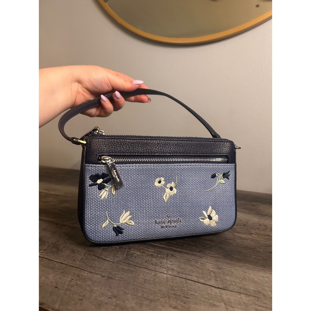 Kate Spade New York Leila Convertible Wristlet Blue Floral Straw Leather Bag - Picture 2 of 9